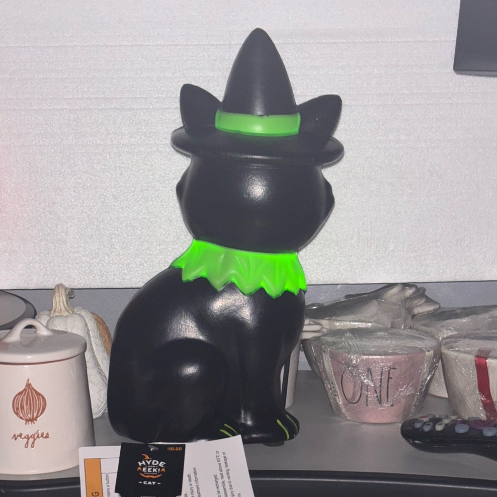 Halloween Blowmold Light up Cat - Picture 12 of 13
